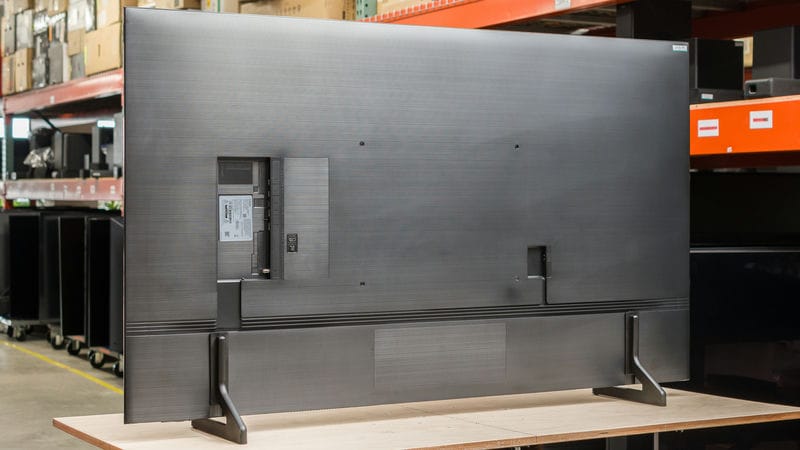 طراحی نمای پشت تلویزیون QLED سامسونگ Q60D سال 2024 - سایت دبی کوچولو