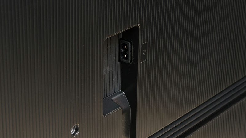 پورت ورودی برق تلویزیون NEO QLED سامسونگ QN85D سال 2024 - سایت دبی کوچولو