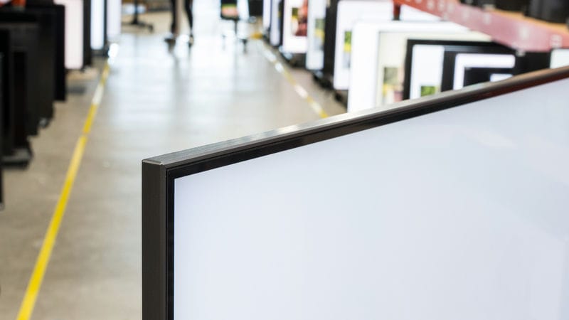 فریم دور صفحه نمایش تلویزیون NEO QLED سامسونگ QN90D سال 2024 - سایت دبی کوچولو