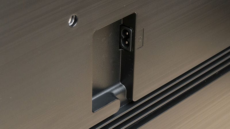 پورت ورودی برق تلویزیون NEO QLED سامسونگ QN90D سال 2024 - سایت دبی کوچولو