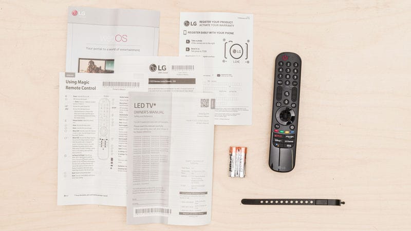 ریموت کنترل اسمارت و لوازم جانبی و دفترچه راهنمای تلویزیون QNED مینی ال ای دی ال جی QNED85 سال 2024 - سایت دبی کوچولو