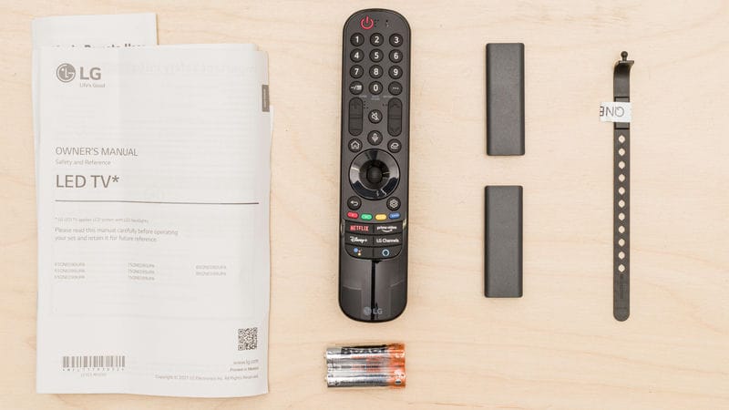 دفترچه راهنما و ریموت کنترل و لوازم جانبی همراه با تلویزیون QNED مینی ال ای دی ال جی QNED90 سال 2024 - سایت دبی کوچولو