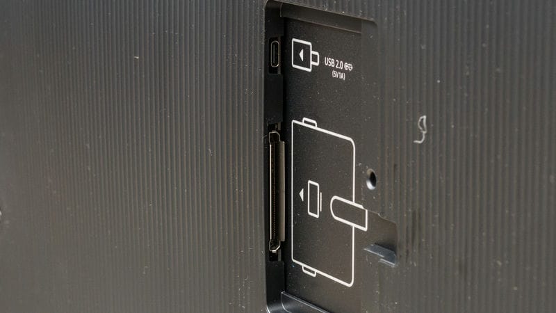 پورت شبکه های کارتی در تلویزیون OLED سامسونگ S95D سال 2024 - سایت دبی کوچولو