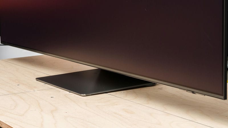 طراحی پایه وسط در تلویزیون OLED سامسونگ S95D سال 2024 - سایت دبی کوچولو