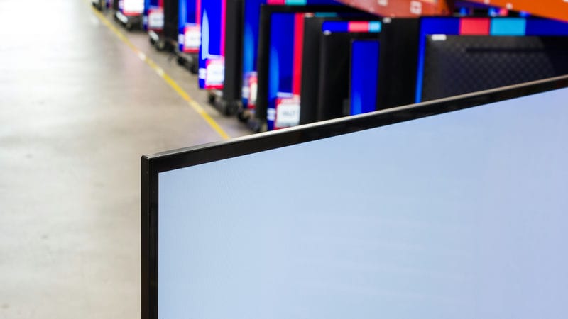 ضخامت و طراحی نمای فریم تلویزیون OLED سامسونگ S85D سال 2024 - سایت دبی کوچولو