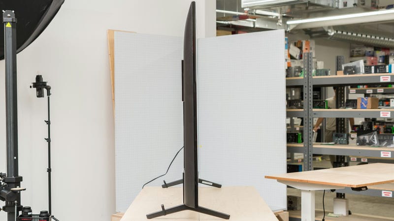 ضخامت در طراحی کلی نمای بغل تلویزیون ال ای دی سونی S30 سال 2024 - سایت دبی کوچولو