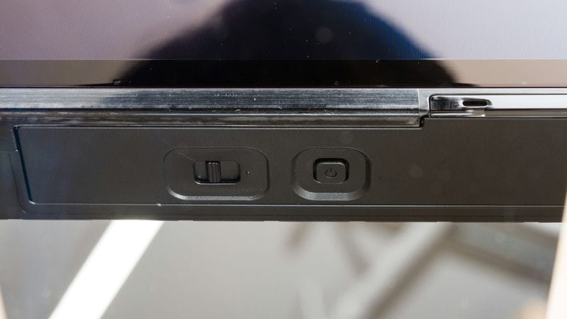 دکمه ی پاور تلویزیون OLED سونی XR80 سال 2024 - سایت دبی کوچولو