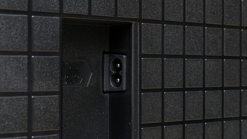 پورت ورودی برق تلویزیون OLED سونی XR80 سال 2024 - سایت دبی کوچولو