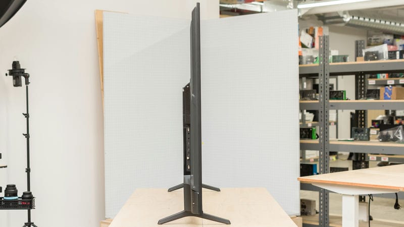 طراحی نمای بغل در تلویزیون ULED هایسنس U6N سال 2024 - سایت دبی کوچولو