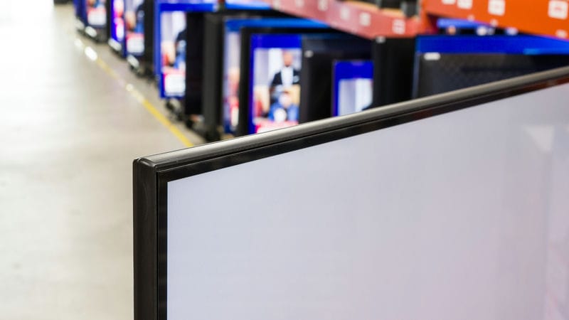 ضخامت فریم دور صفحه نمایش تلویزیون ULED هایسنس U6N سال 2024 - سایت دبی کوچولو