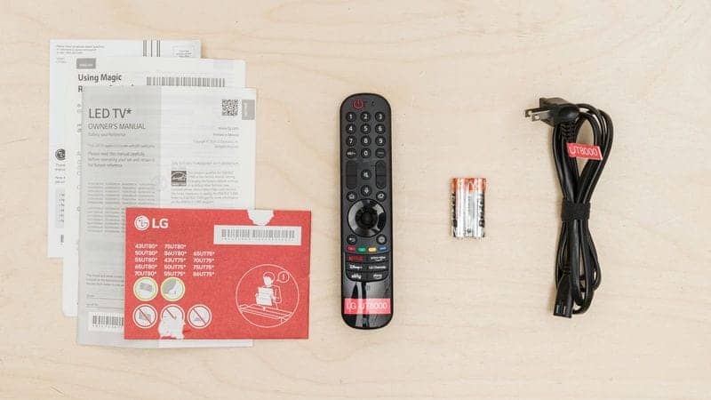 لوازم جانبی تلویزیون ال جی 43UT8000 سایز 43 اینچ سال 2024 - سایت دبی کوچولو