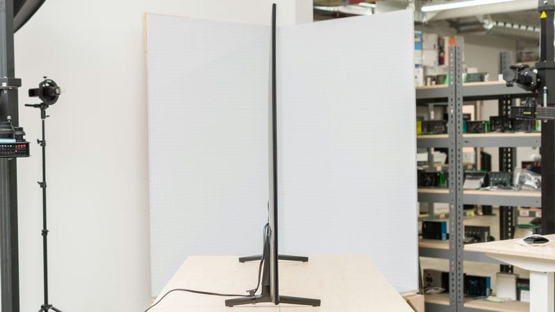 ضخامت کلی تلویزیون سامسونگ 65DU8000 سایز 65 اینچ سال 2024 - سایت دبی کوچولو