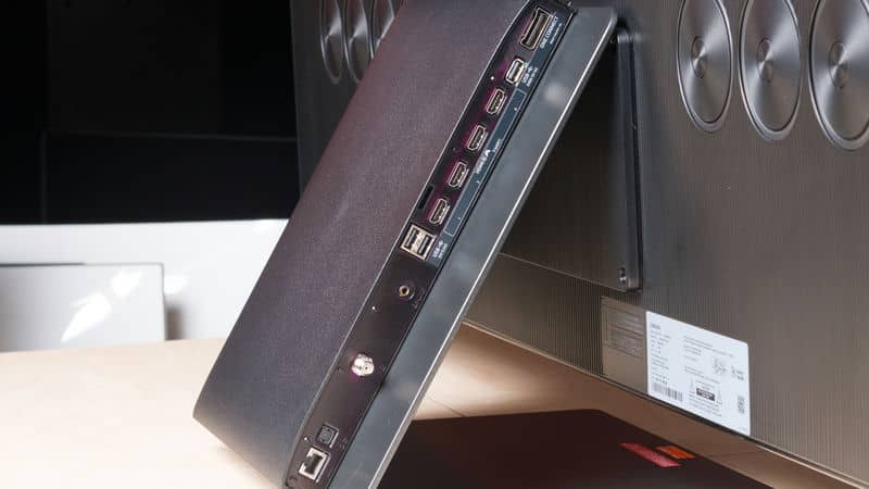 عکس واقعی وان کانکت در تلویزیون 77 اینچ سامسونگ 77S95F سال 2025 - سایت دبی کوچولو