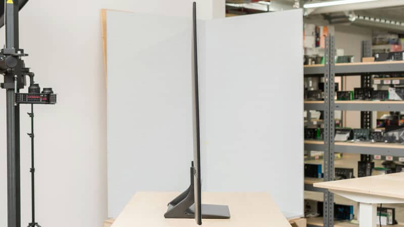 ضخامت کلی در تلویزیون QLED سامسونگ Q70D سال 2024 - سایت دبی کوچولو