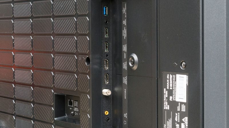 پورت های ورودی و خروجی در تلویزیون ULED هایسنس U8N سال 2024 گیمینگ - سایت دبی کوچولو