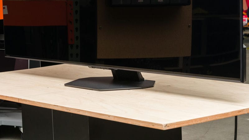 پایه تلویزیون ULED هایسنس U8N سال 2024 گیمینگ - سایت دبی کوچولو