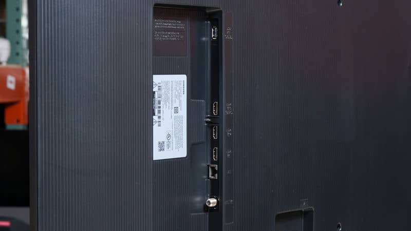 عکس از پورت های ورودی و خروجی در تلویزیون QLED سامسونگ 43Q7F سایز 43 اینچ سال 2025 - سایت دبی کوچولو