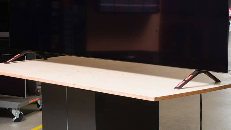 عکس پایه تلویزیون OLED ال جی 48B5 سایز 48 اینچ سال 2025 - سایت دبی کوچولو