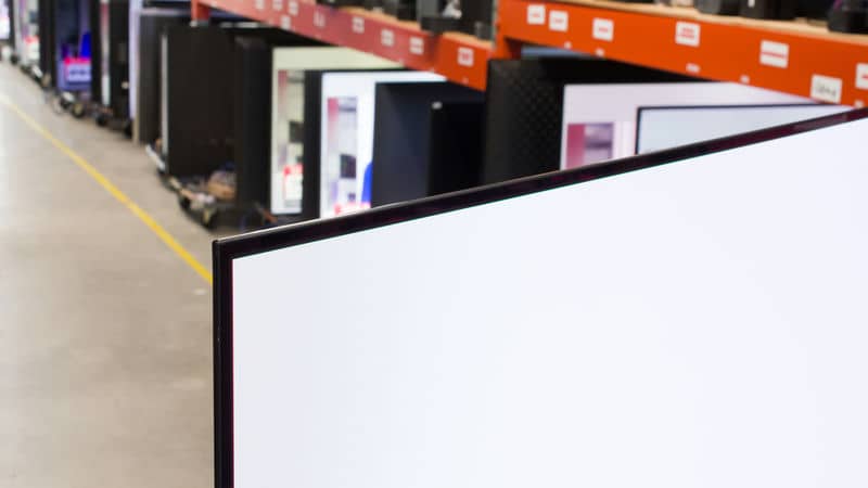 فریم دور صفحه نمایش در تلویزیون OLED سامسونگ 48S90F سایز 48 اینچ سال 2025 - سایت دبی کوچولو