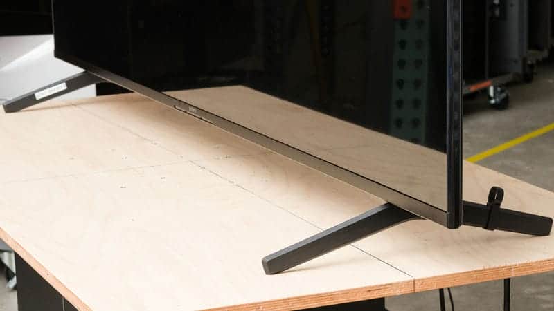 پایه های دو شاخه در تلویزیون ال ای دی سونی 50S30 سایز 50 اینچ سال 2024 - سایت دبی کوچولو