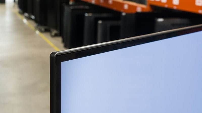 فریم دور صفحه نمایش تلویزیون OLED ال جی 55B4 سایز 55 اینچ سال 2024 - سایت دبی کوچولو