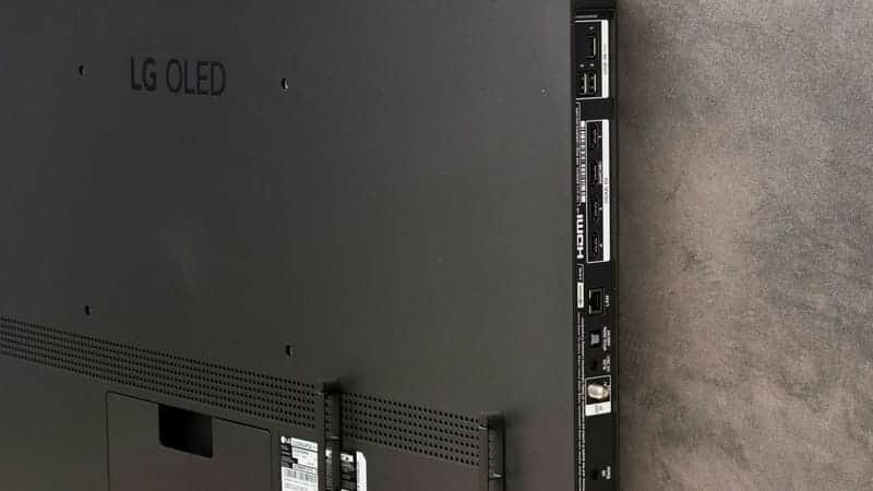 پورت های ورودی و خروجی و گیرنده رسیور و دیجیتال روی تلویزیون OLED ال جی 55C4 سایز 55 اینچ سال 2024 - سایت دبی کوچولو