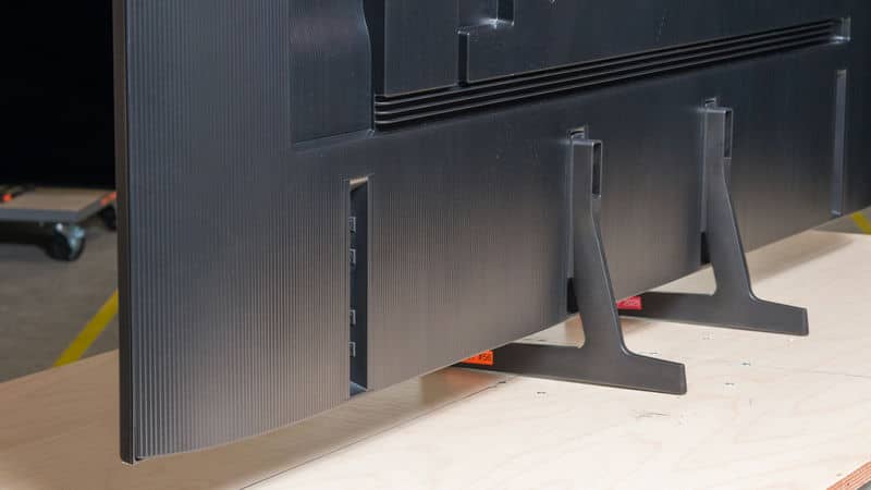 عکس پایه در پشت تلویزیون QLED سامسونگ 55Q7F سایز 55 اینچ سال 2025 - سایت دبی کوچولو