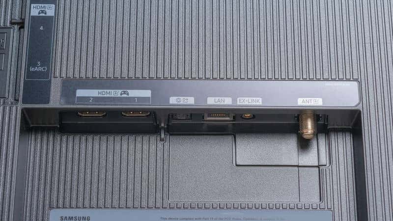 پورت های USB و HDMI پشت تلویزیون سامسونگ 55S85F سایز 55 اینچ سال 2025 - سایت دبی کوچولو