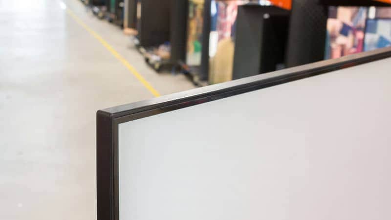 ضخامت فریم دور صفحه نمایش تلویزیون LED سونی 55XR50 سایز 55 اینچ سال 2024 - سایت دبی کوچولو