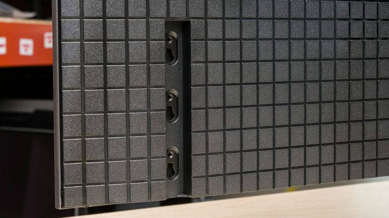 جای تنظیم ارتفاع پایه های پشت تلویزیون OLED سونی 55XR80 سایز 55 اینچ سال 2024 - سایت دبی کوچولو