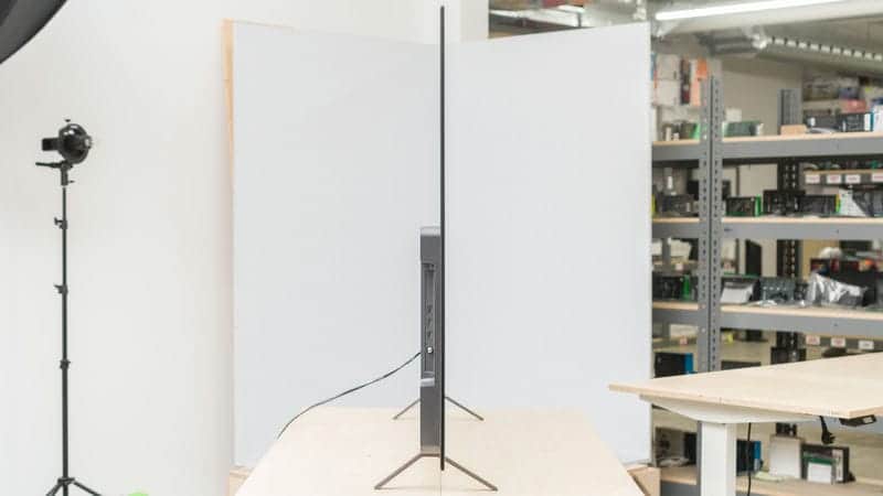 طراحی ضخامت و نمای بغل تلویزیون OLED ال جی 65B4 سایز 65 اینچ سال 2024 - سایت دبی کوچولو