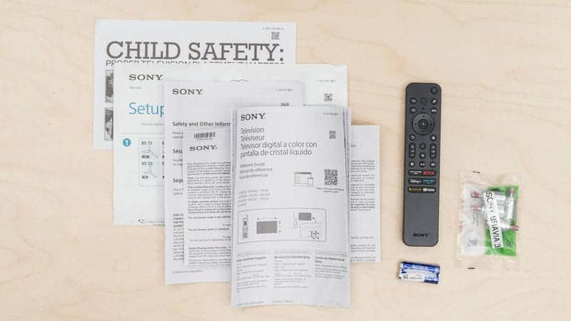 لوازم جانبی و ریموت کنترل و دفترچه راهنما در تلویزیون ال ای دی سونی 65S30 سایز 65 اینچ سال 2024 - سایت دبی کوچولو