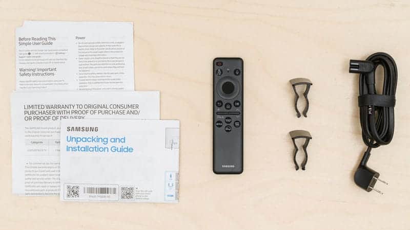 لوازم جانبی و ریموت کنترل و دفترچه راهنمای تلویزیون OLED سامسونگ 65S85D سایز 65 اینچ سال 2024 - سایت دبی کوچولو