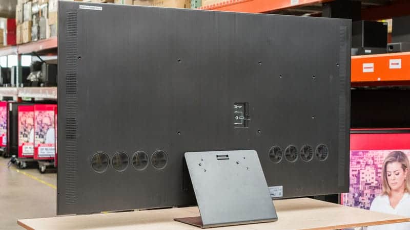 طراحی بخش قاب پشتی و بلند گوهای تلویزیون OLED سامسونگ 65S95D سایز 65 اینچ سال 2024 - سایت دبی کوچولو