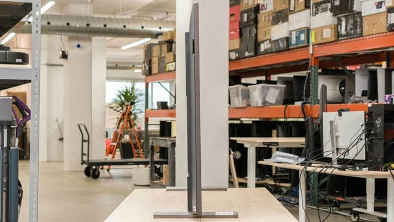 ضخامت کلی در نمای بغل تلویزیون ال ای دی سونی 65X90L سایز 65 اینچ سال 2023 ساخت ژاپن و منتاژ مالزی - سایت دبی کوچولو