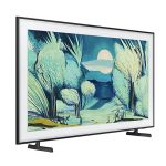 نمای سمت راست و پایه با ارتفاع زیاد در تلویزیون فریم QLED سامسونگ 75LS03F سایز 75 اینچ سال 2025 - سایت دبی کوچولو