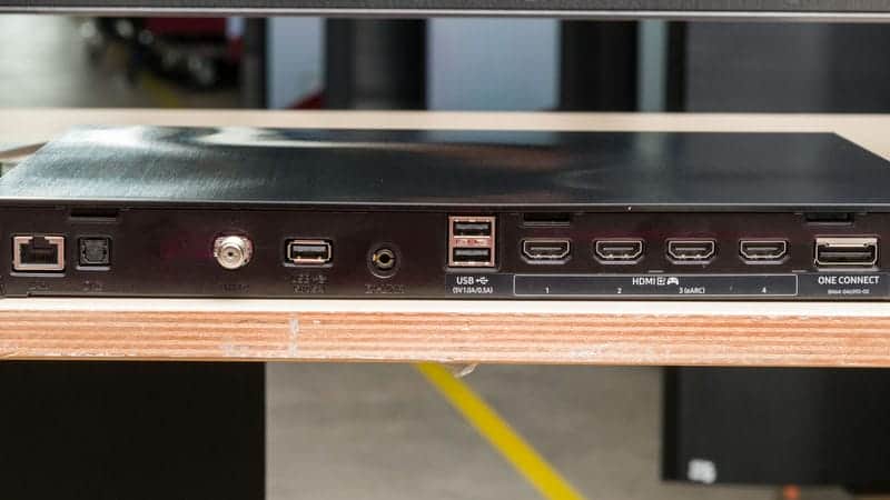 تمامی پورت های HDMI و USB و شبکه های رسیور ماهواره و دیجیتال روی دستگاه وان کانکت در تلویزیون NEO QLED سامسونگ 75QN900D سایز 75 اینچ سال 2024 - سایت دبی کوچولو