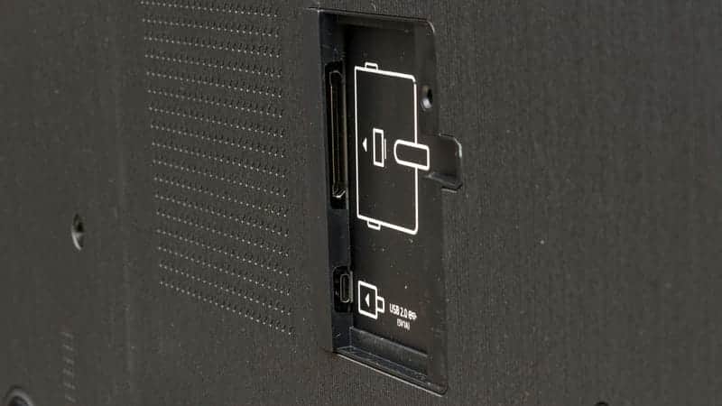 پورت شبکه های کارتی در قاب پشتی تلویزیون NEO QLED سامسونگ 75QN900D سایز 75 اینچ سال 2024 - سایت دبی کوچولو