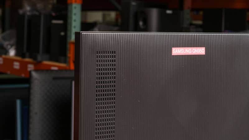 طراحی قاب پشت تلویزیون و بافت شبکه ای ریز تلویزیون NEO QLED سامسونگ 75QN95D سایز 75 اینچ سال 2024 - سایت دبی کوچولو