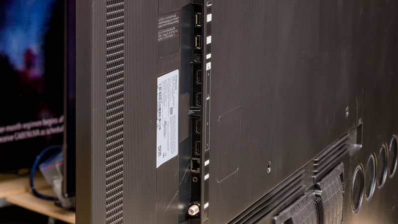 عکس واقعی از پورت های ورودی و خروجی تلویزیون NEO QLED سامسونگ 75QN95D سایز 75 اینچ سال 2024 - سایت دبی کوچولو