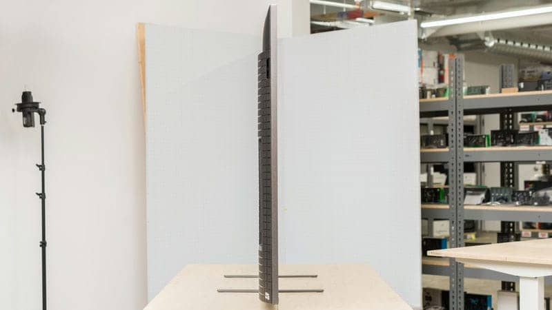 ضخامت کلی در طراحی بغل تلویزیون QLED مینی ال ای دی سونی 75XR70 سایز 75 اینچ سال 2024 - سایت دبی کوچولو