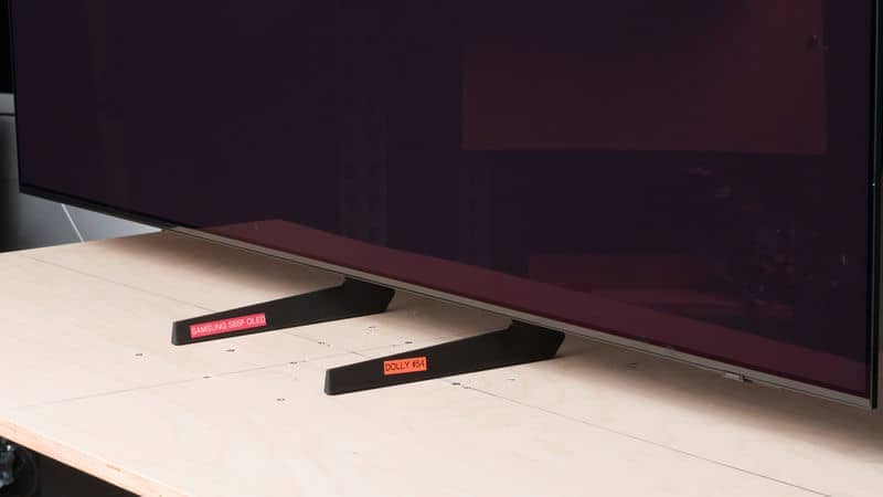 پایه دو شاخه در تلویزیون سامسونگ 77S85F سایز 77 اینچ سال 2025 - سایت دبی کوچولو