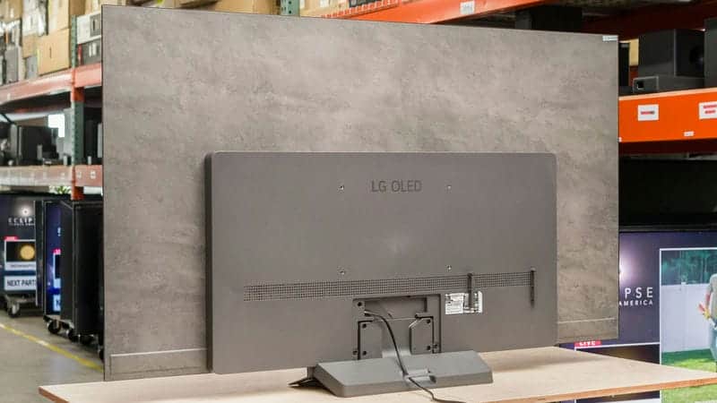 طراحی نمای پشت تلویزیون OLED ال جی 83C4 سایز 83 اینچ سال 2024 - سایت دبی کوچولو