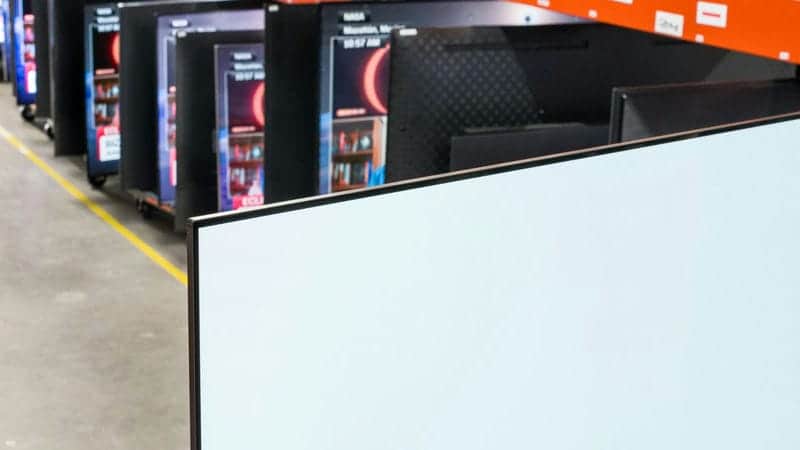 فریم دور صفحه نمایش تلویزیون OLED ال جی 83C4 سایز 83 اینچ سال 2024 - سایت دبی کوچولو