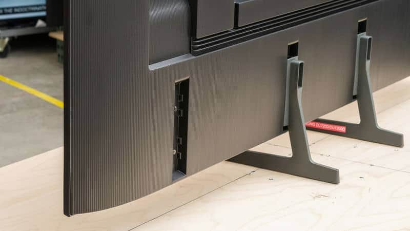 طراحی بخش پشت و پایه تلویزیون کریستال سامسونگ 85DU7000 سایز 85 اینچ سال 2024 - سایت دبی کوچولو