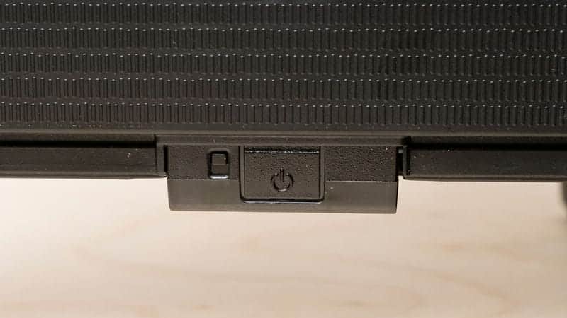 دکمه ی پاور در لبه ی پایینی تلویزیون QLED سامسونگ 85LS03D سایز 85 اینچ سال 2024 - سایت دبی کوچولو