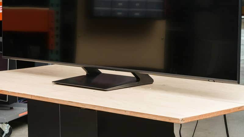 طراحی پایه تلویزیون QLED سامسونگ 85Q70D سایز 85 اینچ سال 2024 - سایت دبی کوچولو