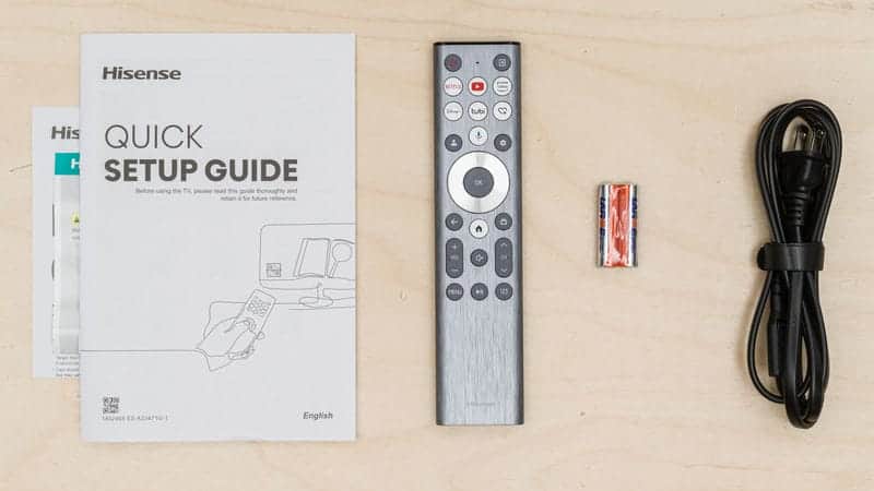 ریموت کنترل اسمارت و دفترچه راهنما و لوازم جانبی همراه با تلویزیون ULED هایسنس 85U6N سایز 85 اینچ سال 2024 - سایت دبی کوچولو