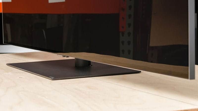 طراحی پایه وسط در تلویزیون OLED ال جی 97G4 سایز 97 اینچ سال 2024 - سایت دبی کوچولو