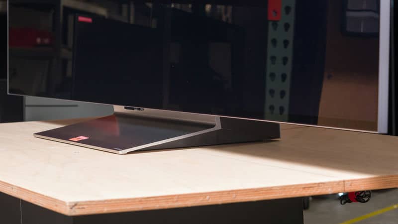 عکس پایه وسط در تلویزیون OLED ال جی 97G5 سایز 97 اینچ سال 2025 - سایت دبی کوچولو